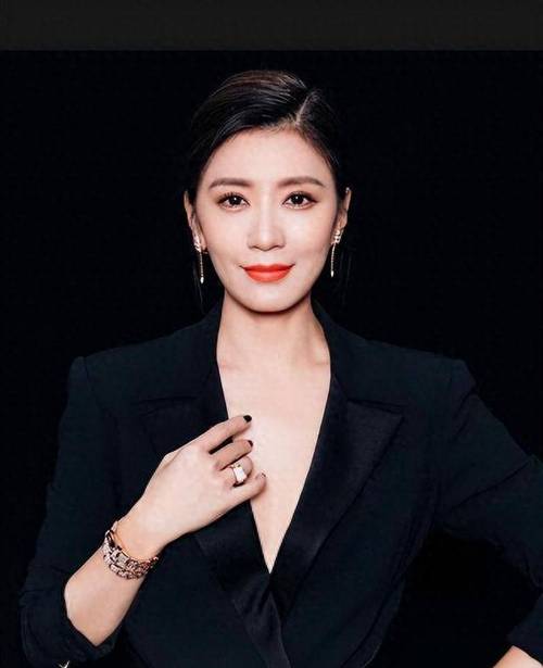 2025年天天开彩免费大全和贾静雯3位亲人患癌与贾静雯3位亲人患癌了吗