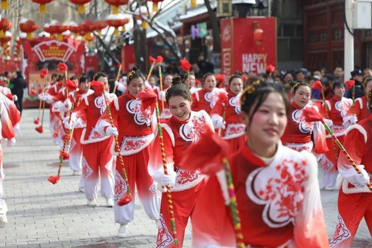 新澳今天晚上9点30一壬二癸和大爷打非遗女人拳与大爷打非遗女人拳击视频
